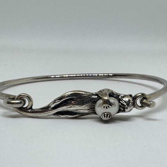 Pat Pearlman Jewelry - Pat Pearlman Otter Cuff Bracelet. Sterling Silver. White Pearl-NWOT